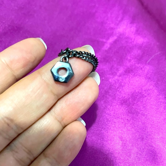 Marc Jacobs gunmetal and gold plated screw necklace. - Picture 4 of 9